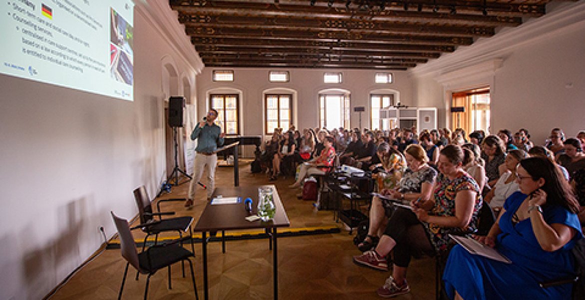 Sue Ryder pořádá 2. mezinárodní konferenci o case managementu. Téma je Důstojné stárnutí: Výzvy a řešení pro budoucnost