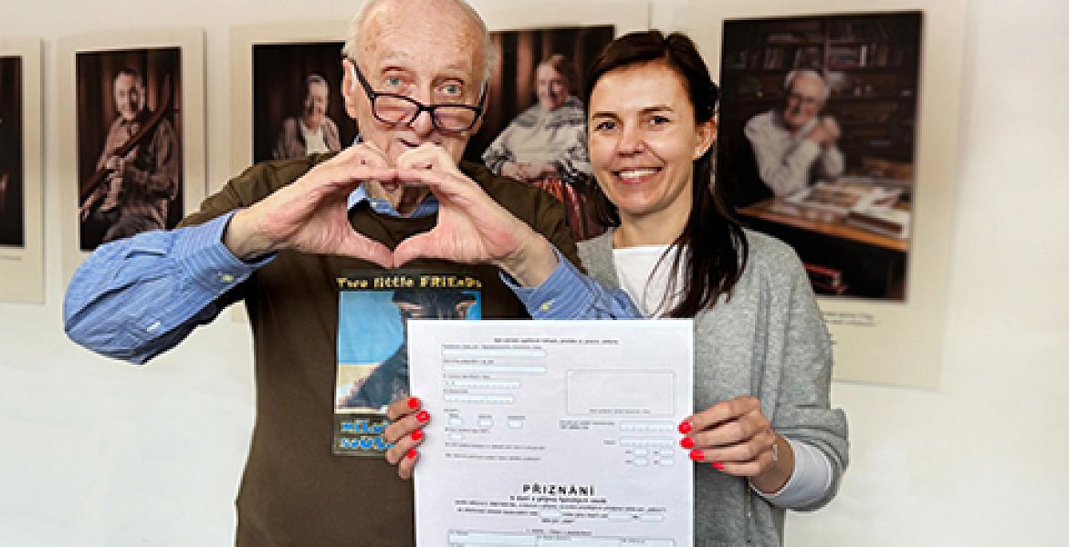 Daňové přiznání pomáhá: Hotovo máte za 15 minut! A ještě můžete udělat dobrý skutek