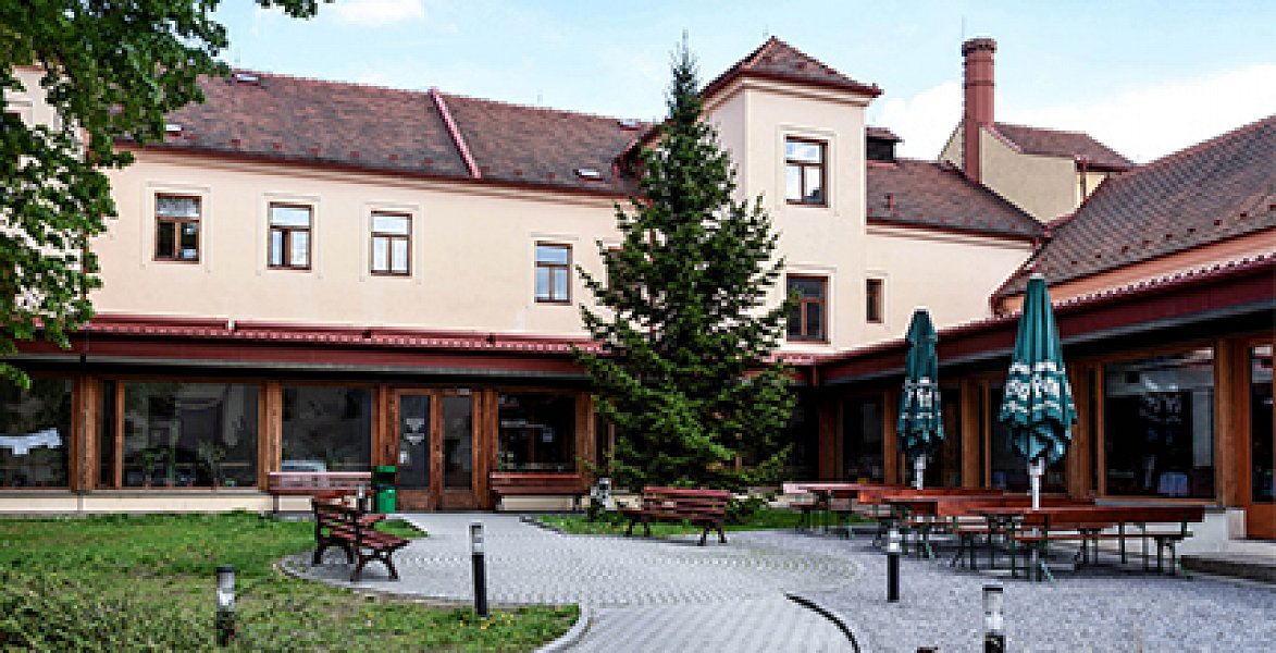 Od 13. 7. dochází k dalšímu uvolnění v rámci Sue Ryder - je otevřena restaurace. Čtěte více.