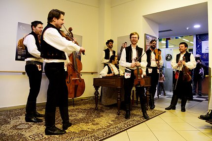 Rozsvícení stromu v Michelském dvoře 2025