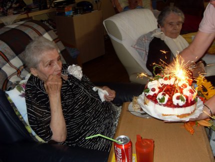 Slavily se 84. narozeniny paní Věry