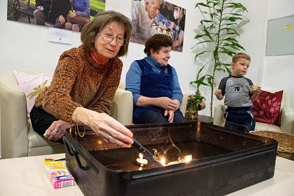 Slavnostně jsme rozsvítili vánoční strom v Michelském dvoře