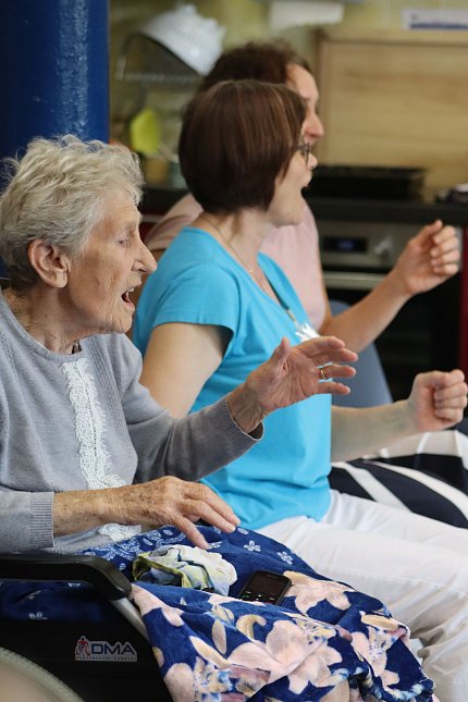 V Sue Ryder roztančíme boky i kolečka 