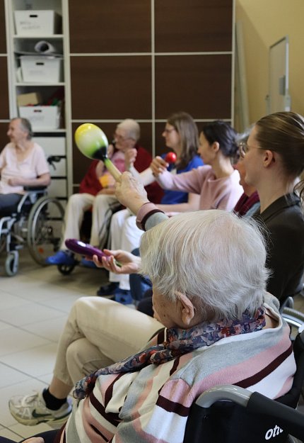 V Sue Ryder roztančíme boky i kolečka 