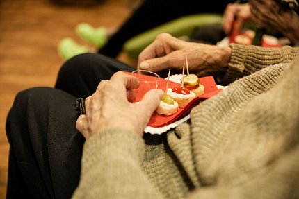 Oslava MDŽ - den před uzavřením domova pro seniory kvůli koronaviru