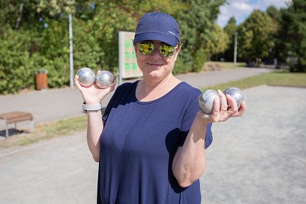 V terénu jsou sami, jeden den v roce potřebují být spolu